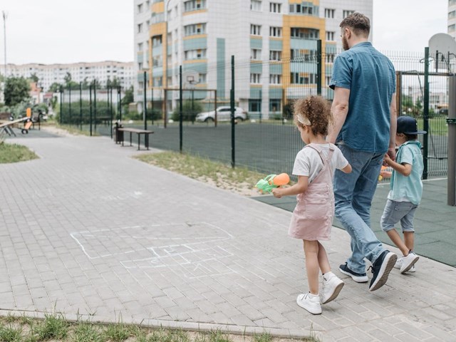 El incumplimiento del régimen de visitas y vacaciones en Derecho de Familia.