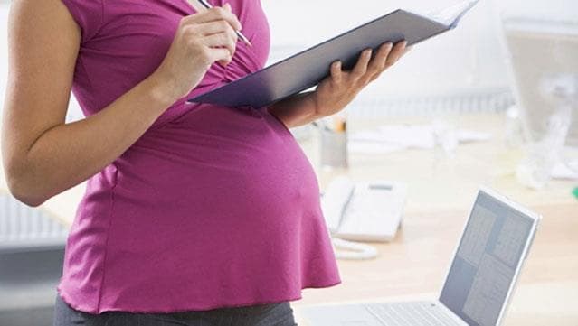 Exención de la prestación por maternidad del INSS y vías de reclamación