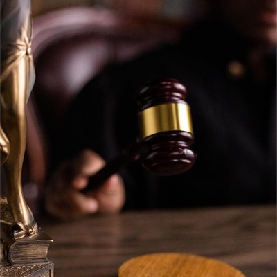 La discriminación judicial en el reconocimiento del complemento por maternidad a los hombres pensionistas del régimen de Clases Pasivas respecto a los del Régimen de la Seguridad Social.